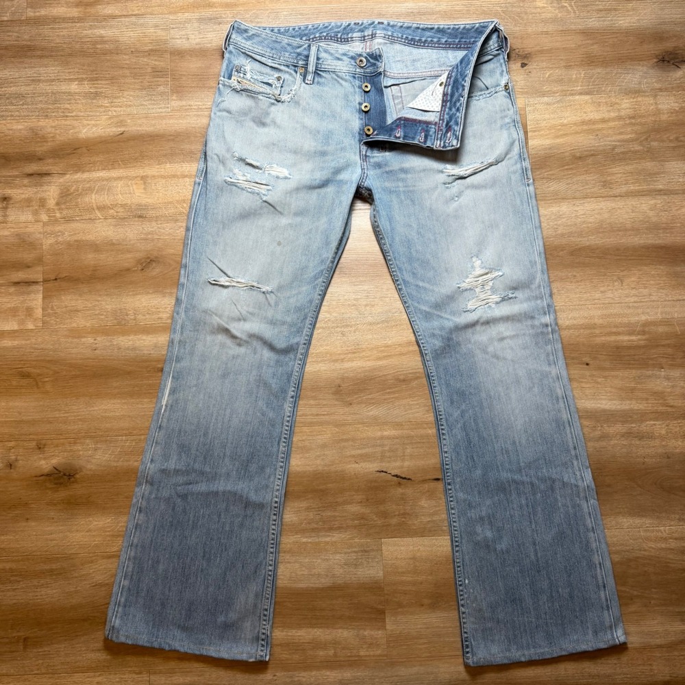 Diesel Zathan Jeans Mens 34x32 Light Blue Distressed Bootcut Made in Italy Denim